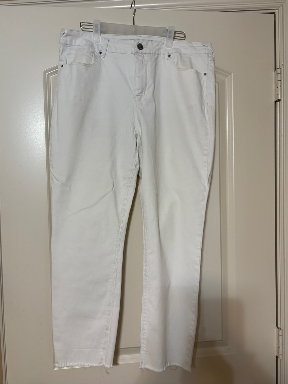 Women’s White Slim Straight Jeans